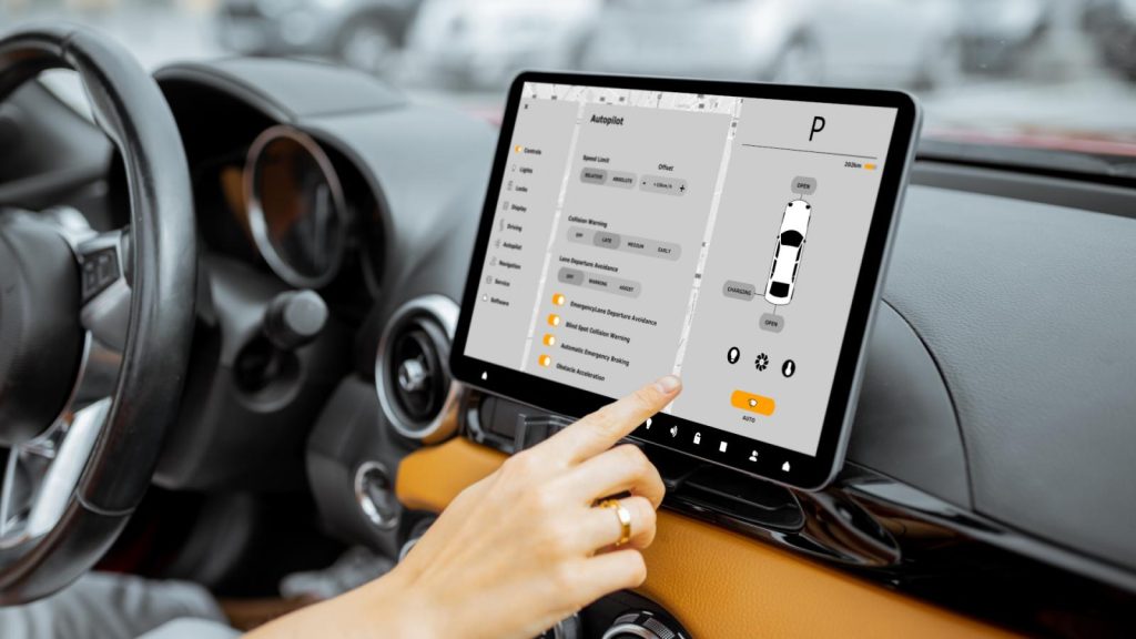 «Φρένο» στις οθόνες αφής στα οχήματα στην Ευρώπη: Ποιος είναι ο λόγος