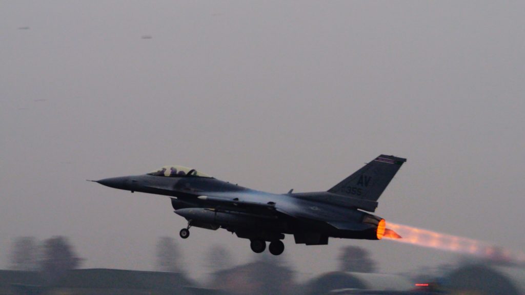 Βίντεο: H στιγμή που ουκρανικό μαχητικό F-16 κυνηγά ρωσικό πύραυλο cruise