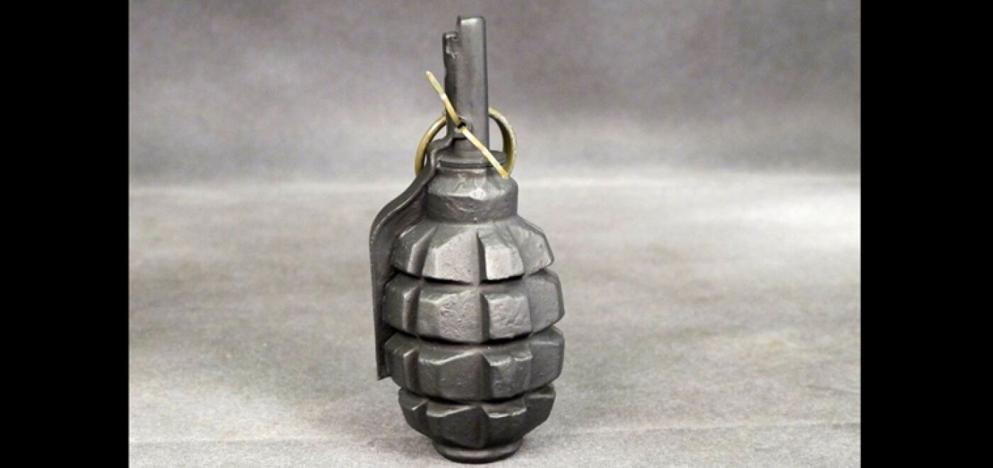 Κίνα: H στιγμή που εκπαιδευτής σώζει νεοσύλλεκτο κατά τη διάρκεια άσκησης ρίψης χειροβομβίδας (βίντεο)