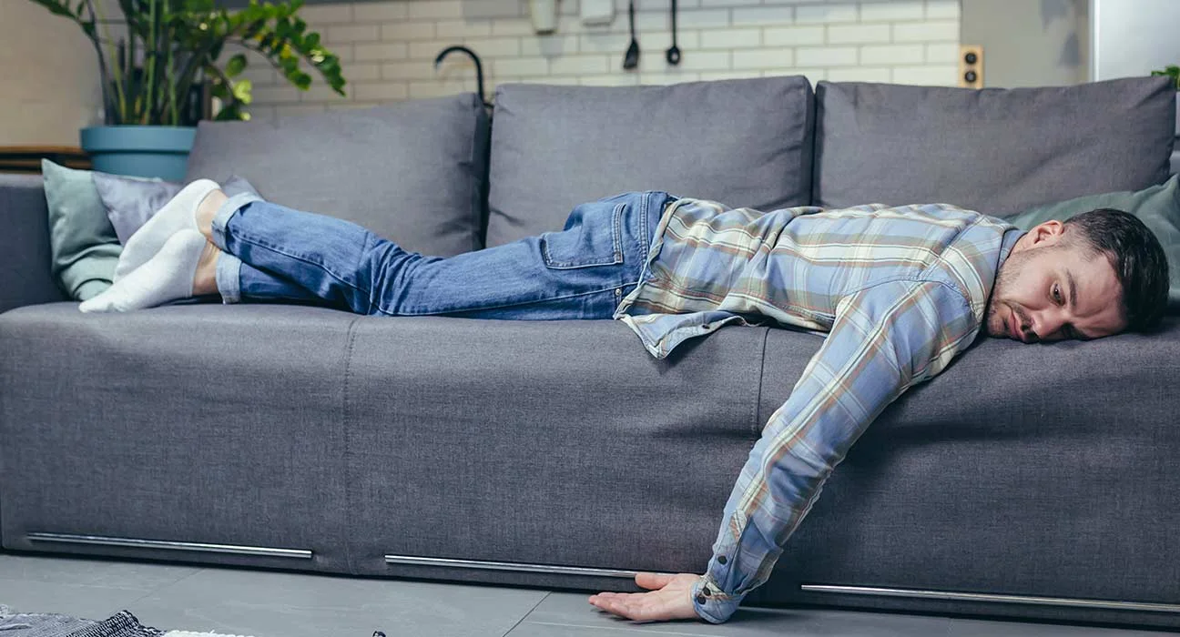 Ένας Κινέζος έγινε ο «πιο τεμπέλης άνθρωπος στον κόσμο»: Έμεινε ξαπλωμένος σε στρώμα για πάνω από 33 ώρες! (βίντεο)