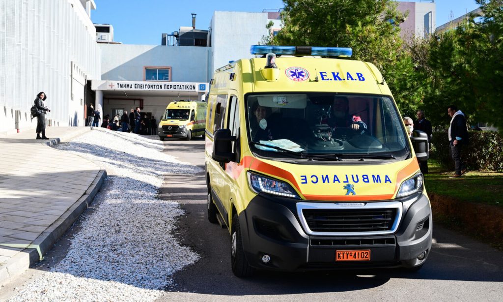 Τροχαίο ατύχημα στη Λεωφόρο Κηφισίας: Μοτοσικλέτα παρέσυρε πεζό (φωτο)