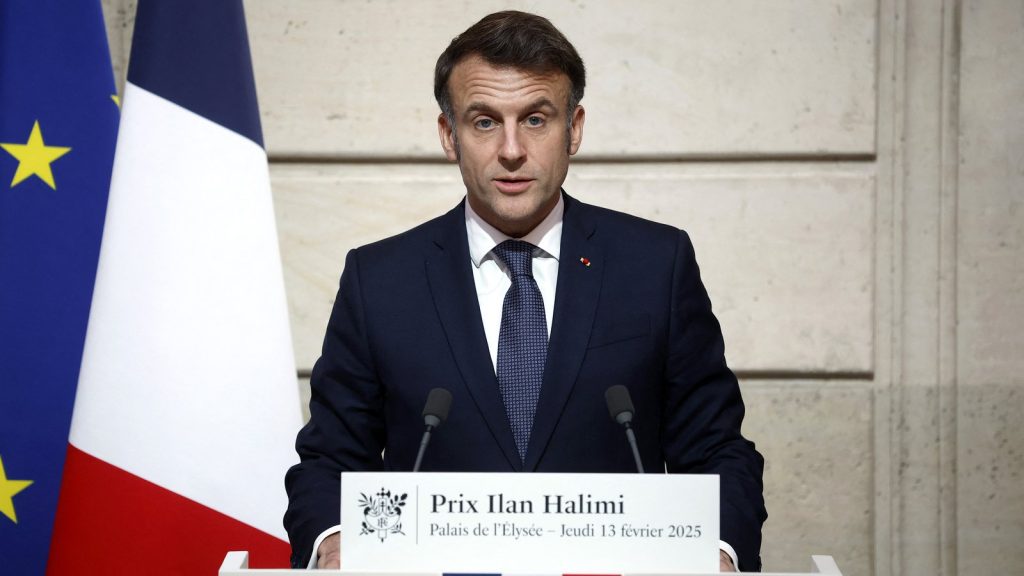 Ε.Μακρόν για ειρηνευτικό σχέδιο στην Ουκρανία: «Πρέπει να επανεξετασθεί με την συμμετοχή των Ευρωπαίων»