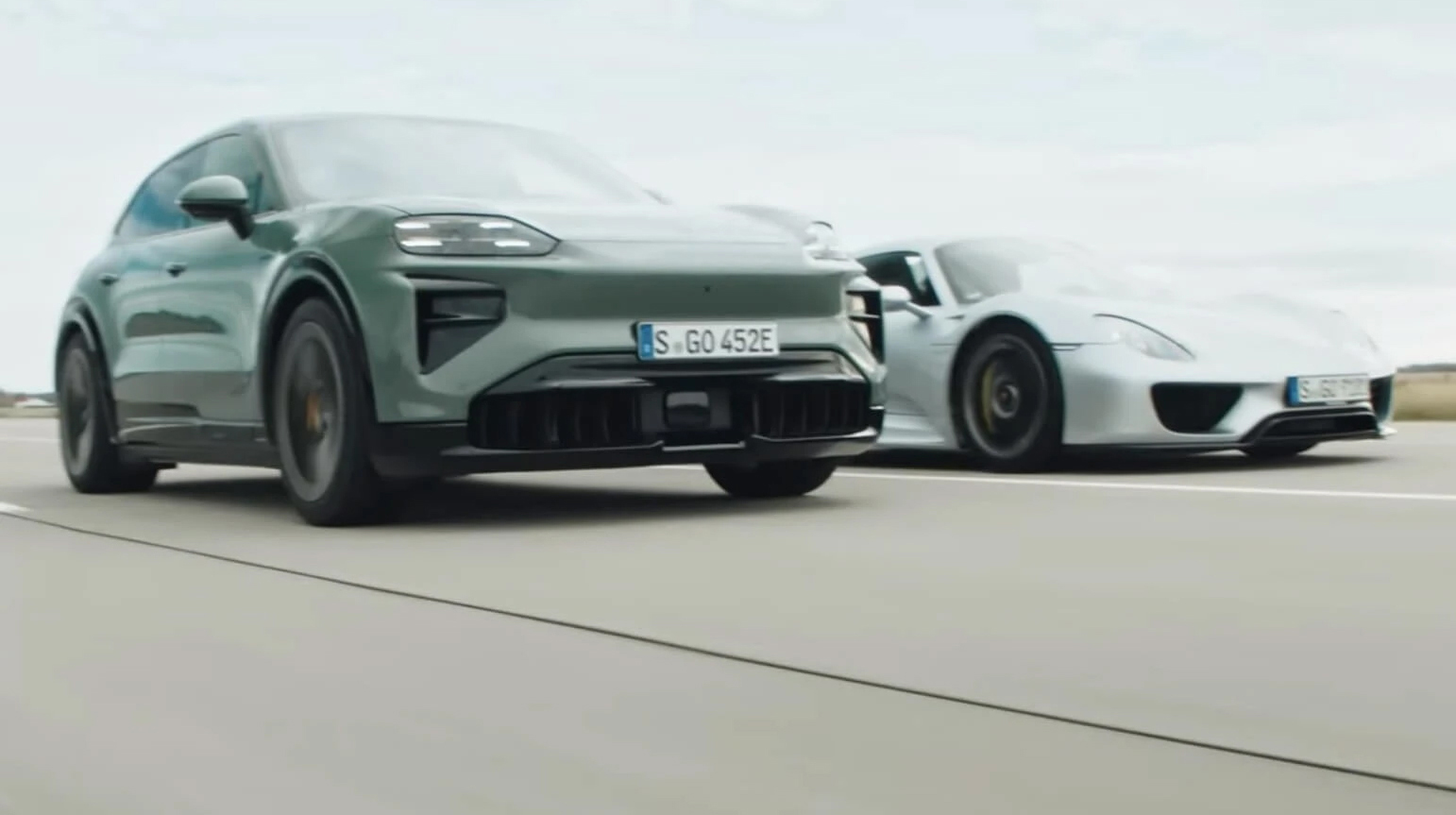 Porsche Cayenne Electric: Tα βάζει με την 918 Spyder