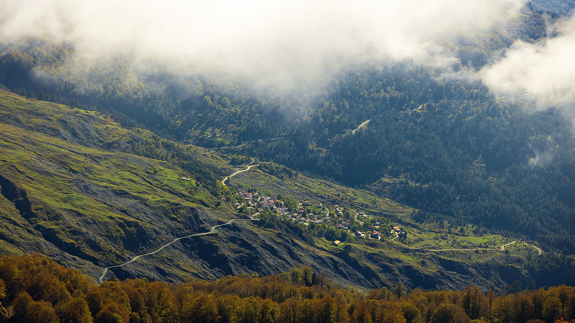 The Times: H βρετανική εφημερίδα αναδεικνύει την Πίνδο ως ιδανικό προορισμό για όλο τον χρόνο