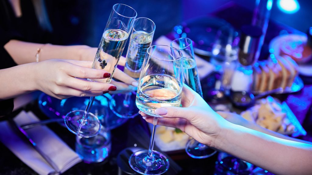 Έχετε αναρωτηθεί ποτέ; – Γιατί τα hangover χειροτερεύουν καθώς μεγαλώνουμε;  