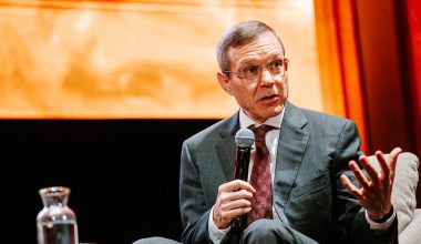 Άβι Λόεμπ: Ανήσυχος ο αστροφυσικός του Χάρβαρντ  για τον 3Ι/ATLAS: «Κρίσιμη ημερομηνία η 16η Μαρτίου»