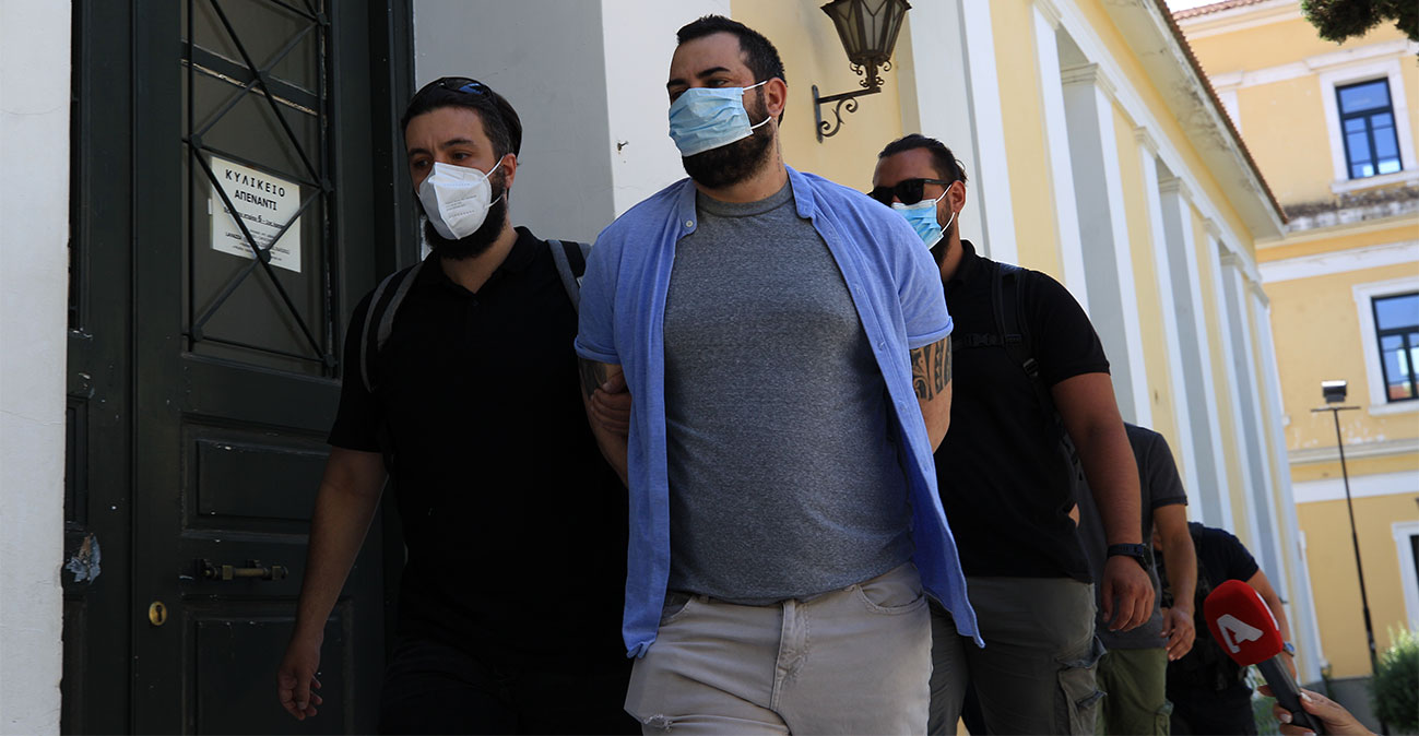 Β.Γοργολίτσας: Ο πρώην παίκτης ριάλιτι που ανεβάζει στο Facebook βιντεοκλίπ μέσα από το κελί των φυλακών Κορυδαλλού