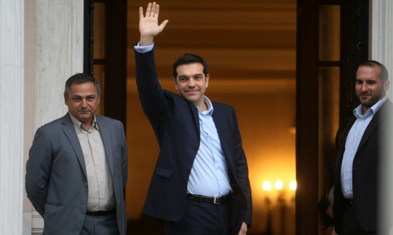 Τσίπρας στο βιβλίο  «Ιθάκη»: Οι πρώτες ώρες στο Μαξίμου συνέπεσαν με την τραγωδία της ΠΑ  στην Ισπανία