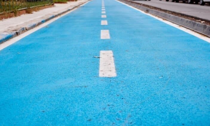 Τι είναι οι μπλε λωρίδες κυκλοφορίας στους δρόμους: Από ποιους χρησιμοποιούνται
