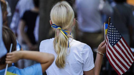 Reuters: «Σχεδόν 200.000 Ουκρανοί κινδυνεύουν να χάσουν το δικαίωμα παραμονής στις ΗΠΑ»