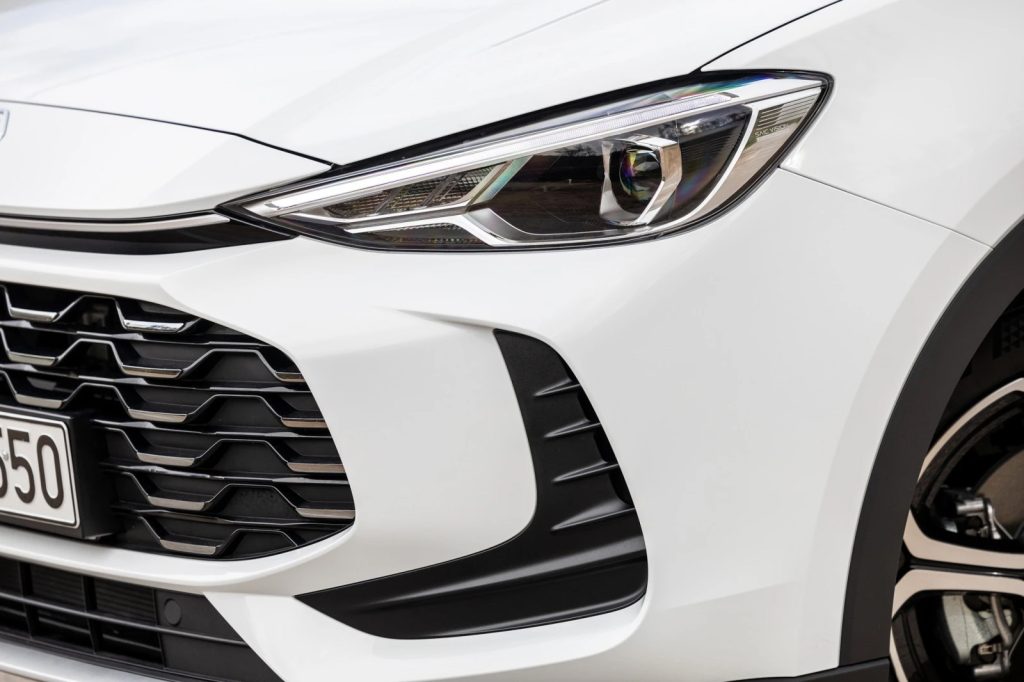 Φουλ υβριδικό C-SUV από €157 το μήνα και επιτόκιο 4,9%