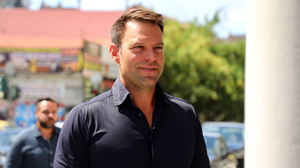 Κασσελάκης: «Ο σύζυγός μου δεν  ρώτησε πως θα μεγαλώσει τα  παιδιά του στο Μαξίμου αλλά πως τα μεγάλωσε ο Τσίπρας»