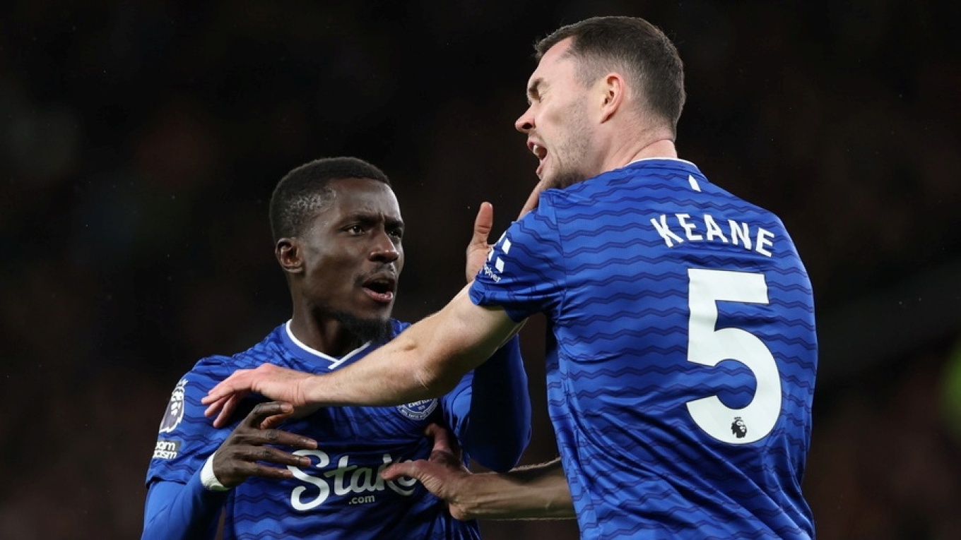 Ποδοσφαιριστής της Έβερτον αποβλήθηκε γιατί χαστούκισε… συμπαίκτη του – Δείτε βίντεο