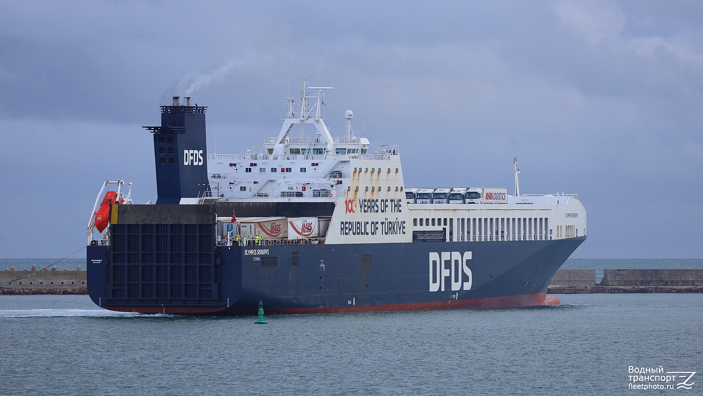 Τουρκικό φορτηγό πλοίο έφερε στην Κρήτη 30 Σουδανούς – Είχαν αποπλεύσει από το Τομπρούκ