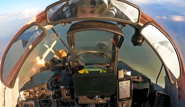 Βίντεο: Χαμηλή πτήση ουκρανικού MiG-29 στα 200 μέτρα  ύψος