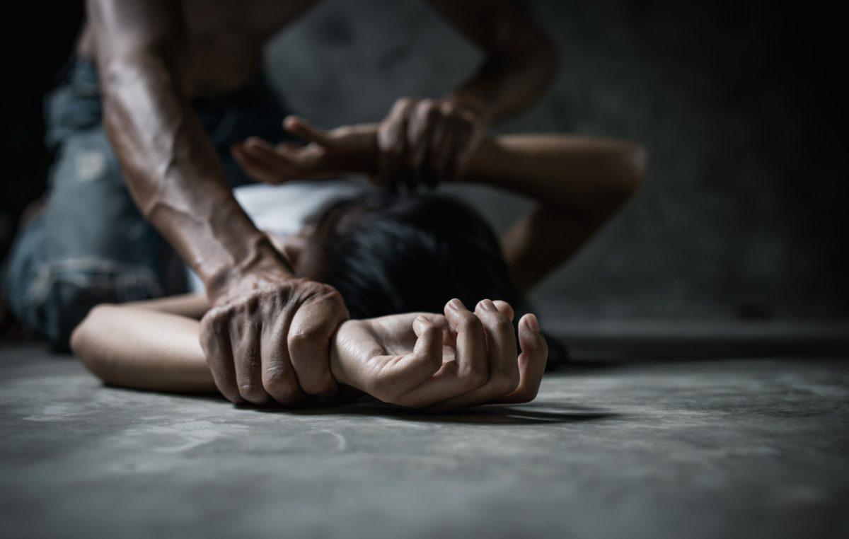 Φρίκη για 18χρονη στη Ρώμη: Έπεσε θύμα βιασμού από τρεις Μαροκινούς μπροστά στον φίλο της