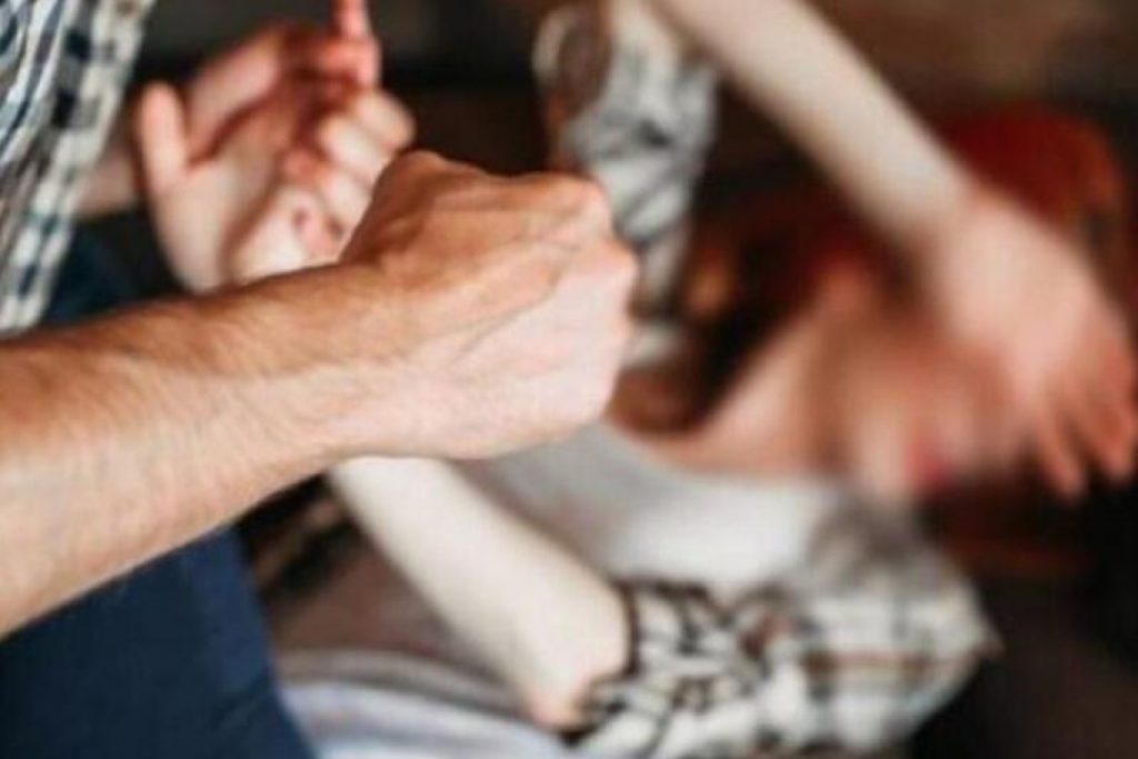 Ημέρα κατά της ενδοοικογενειακής βίας: 63χρονος χτύπησε τη σύζυγό του μέσα σε πλοίο της γραμμής Σαλαμίνα – Πέραμα