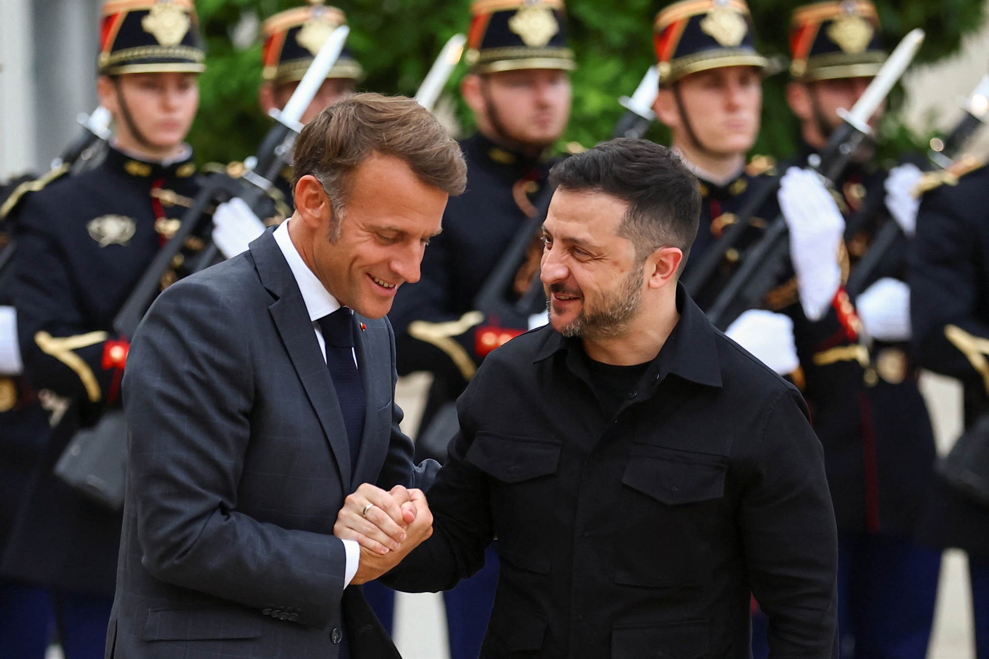 Τα φιλοπόλεμα κράτη της ΕΕ θέλουν οι φορολογούμενοι να επωμιστούν το κόστος του πολέμου στην Ουκρανία