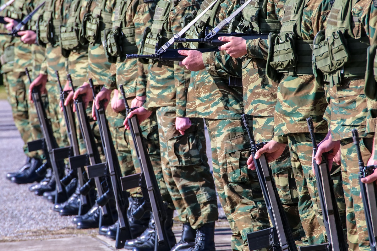 Νέο μισθολόγιο: Αυτές είναι οι αυξήσεις που θα δουν οι στρατιωτικοί – Αναλυτικά παραδείγματα (βίντεο)