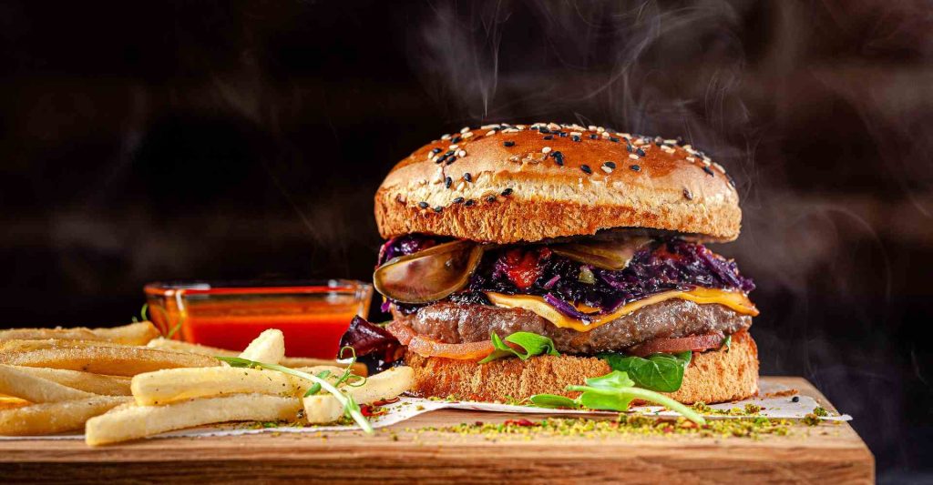 Ρωσία: Γνωστός fitness blogger πέθανε μετά από «μαραθώνιο» αύξησης βάρους τρώγοντας μόνο fast food!