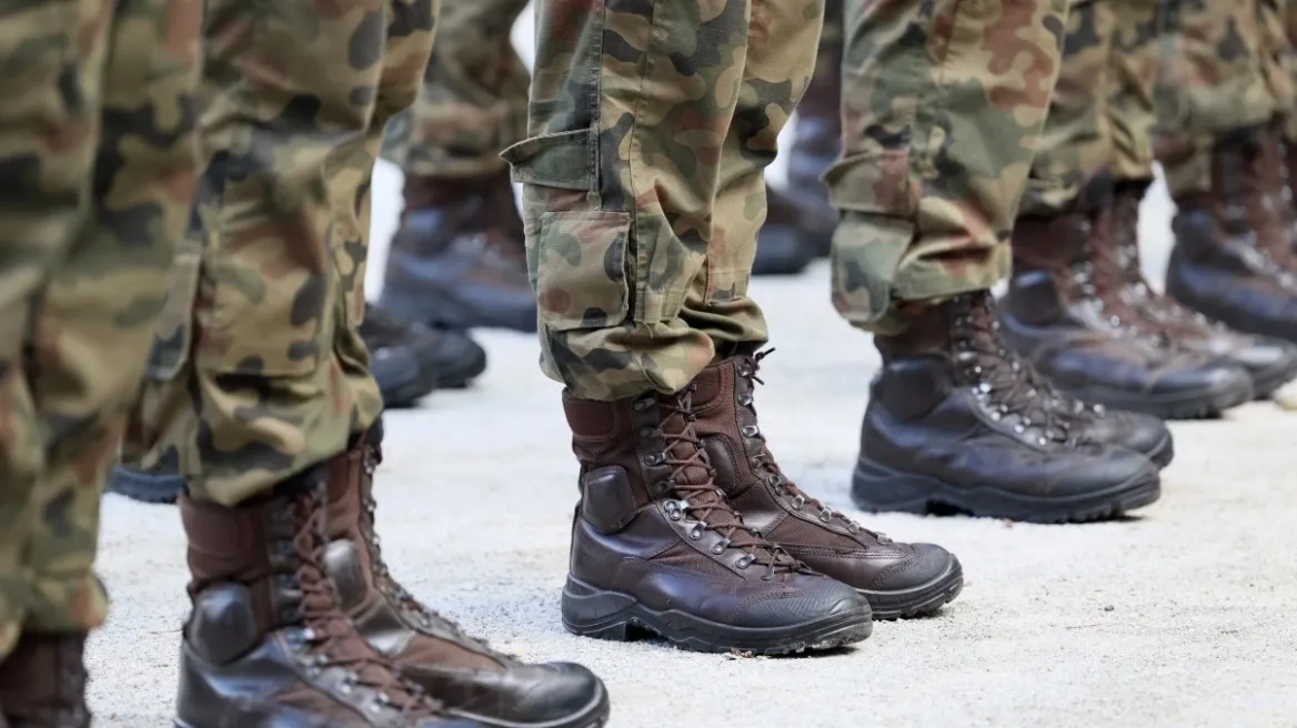 Κρίσιμη η κατάσταση του 39χρονου ΕΠΟΠ: Έχασε το δεξί του χέρι και έχει θραύσματα στο σώμα και στο κεφάλι