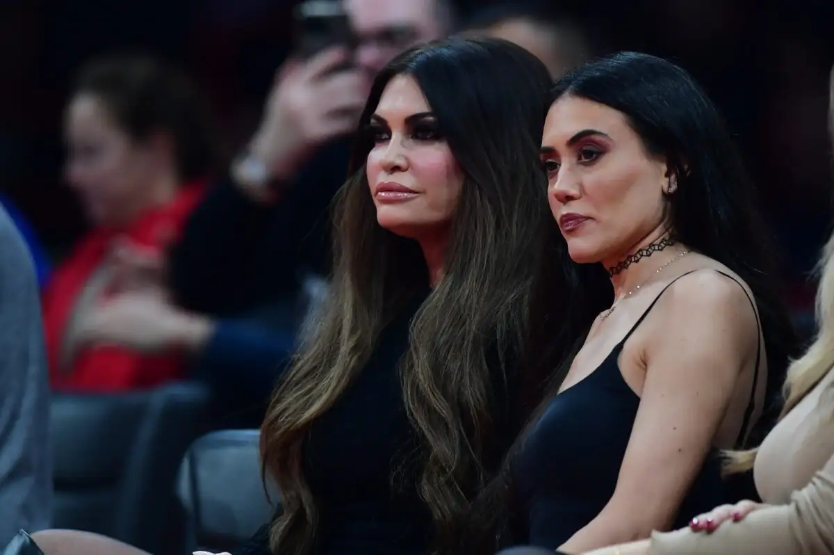 Με μαύρο διάφανο φόρεμα εμφανίστηκε η Κ.Γκιλφόιλ σε εκδήλωση: Tα επικριτικά σχόλια στα social media (βίντεο)