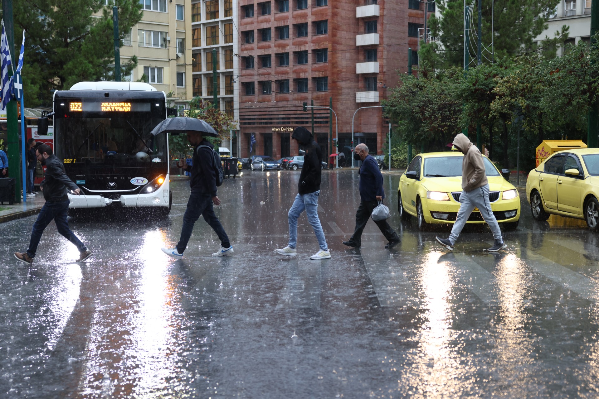 Η ΕΜΥ επικαιροποίησε το έκτακτο δελτίο: Η κακοκαιρία Adel φέρνει ισχυρές βροχές και καταιγίδες σε 10 περιοχές