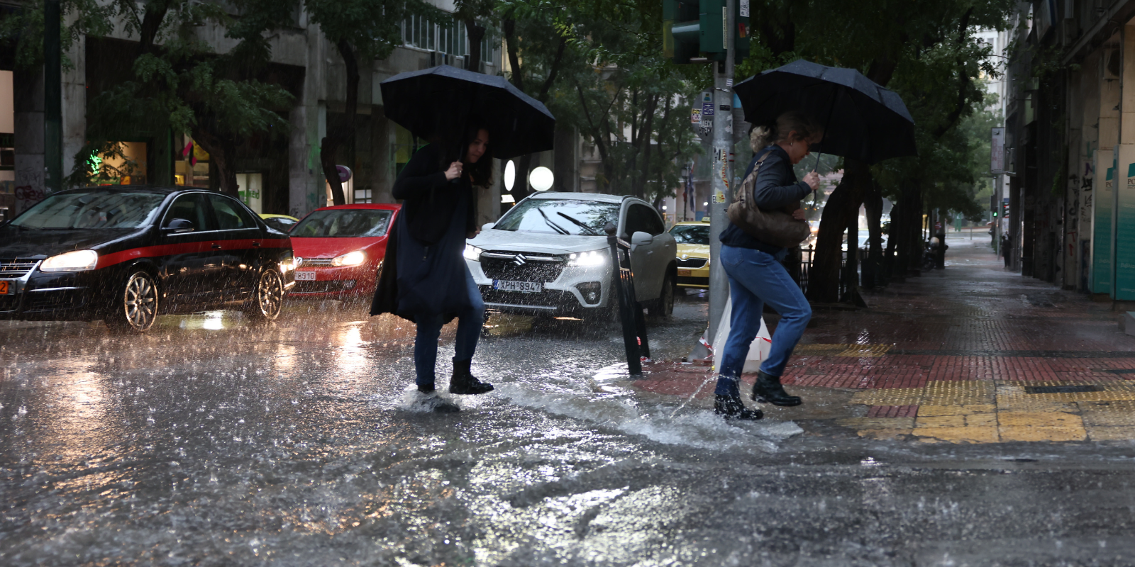 Σφοδρή χαλαζόπτωση στα νότια προάστια της Αθήνας! – Η κακοκαιρία πλήττει μεγάλο μέρος της χώρας (βίντεο, φωτό)