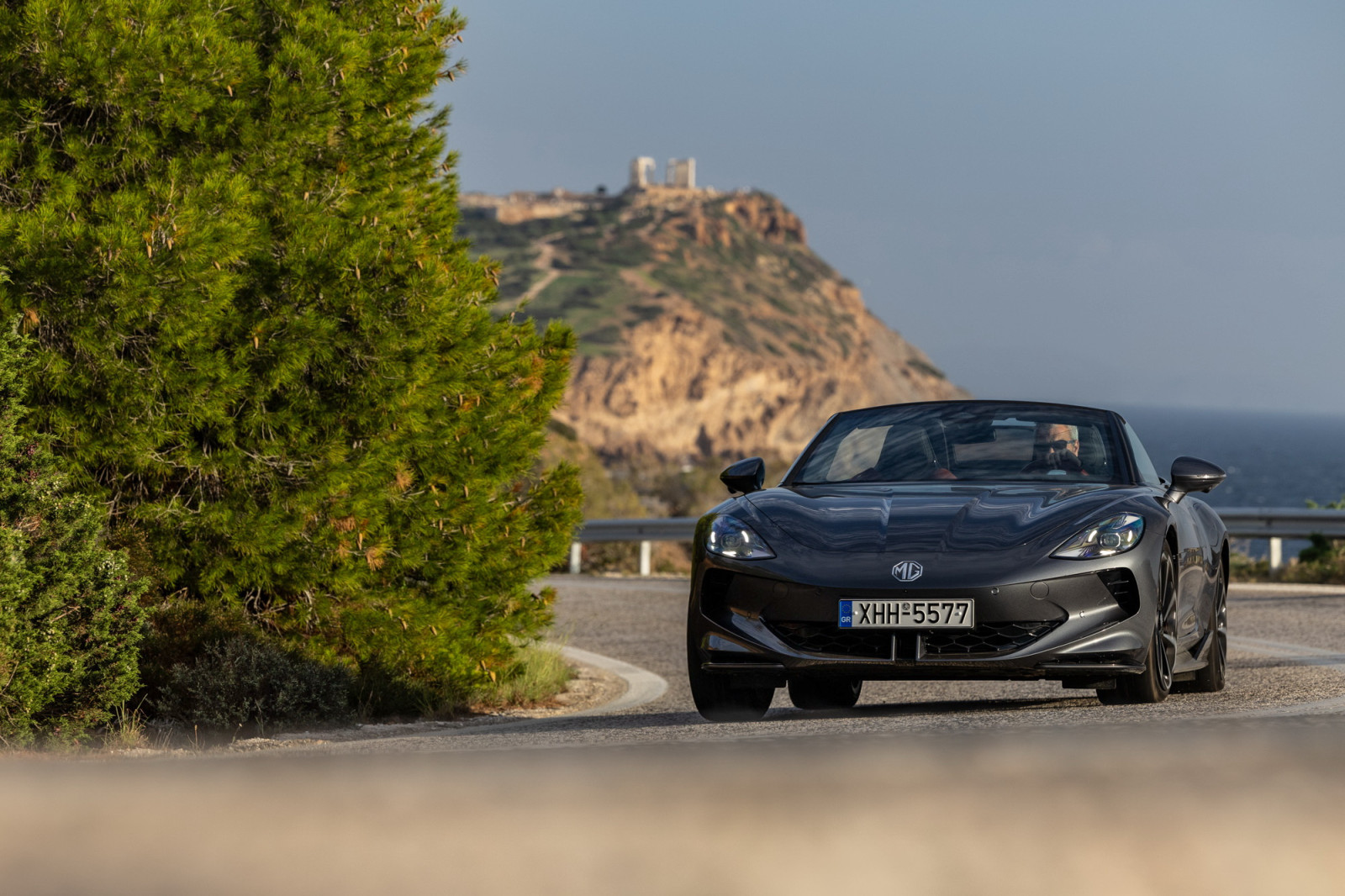 Δοκιμάζουμε το νέο MG Cyberster Dual Motor