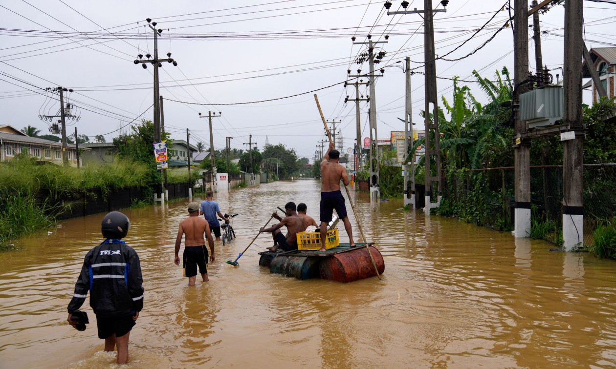 Ο κυκλώνας Ντίτβα «σαρώνει» την Σρι Λάνκα: Toυλάχιστον 153 νεκροί και 191 αγνοούμενοι – Δείτε εικόνες