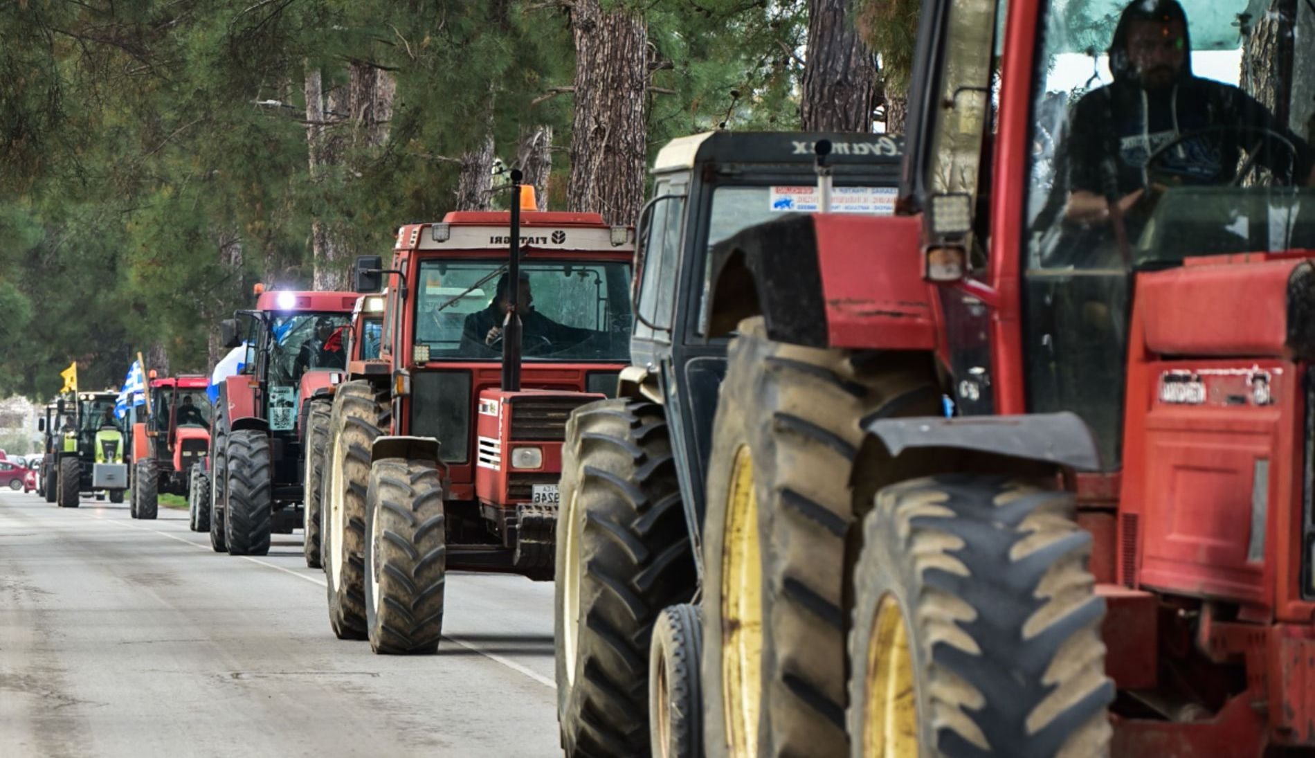 «Ζεσταίνουν» τις μηχανές τους οι αγρότες: Ετοιμάζονται για κινητοποιήσεις από την Κρήτη έως τον Έβρο