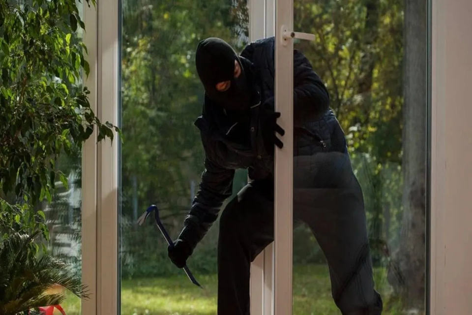 Μενίδι: 35χρονος διέρρηξε το ίδιο σπίτι… τρεις φορές μέσα σε μια μέρα (βίντεο)