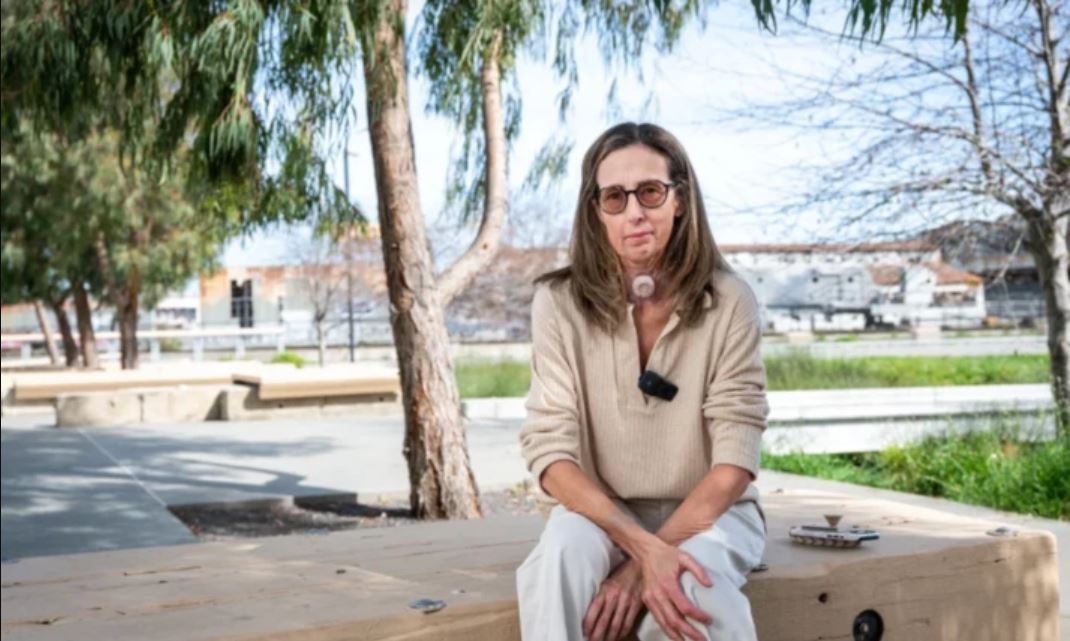 Σόνια Σοτίνσκι: Η γυναίκα που έχασε τη φωνή της από καρκίνο και την «βρήκε» με τη βοήθεια της Τ.Ν.