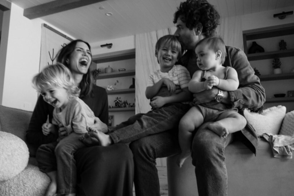 Οι οικογενειακές φωτογραφίες της Μάντι Χουρ: «Η φετινή χρονιά ήταν χάος, αλλά είμαι ευγνώμων»