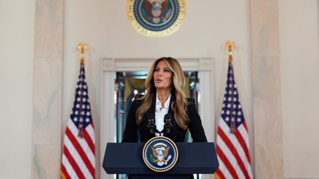 Μελάνια Τραμπ: Η Πρώτη Κυρία των ΗΠΑ ανακοίνωσε την δική της εταιρεία παραγωγής (βίντεο)