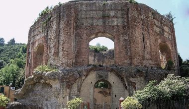 Λύθηκε το μυστήριο με τον ναό της Αφροδίτης στην Ιταλία: Οι Ρωμαίοι πρόσθεσαν σκόπιμα ηφαιστειακά υλικά!