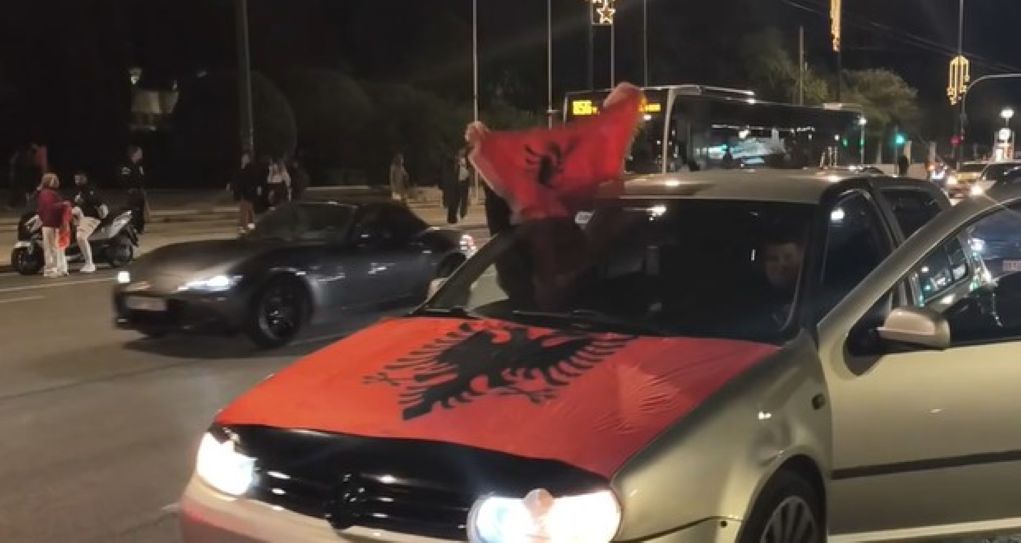 Αλβανικές προκλήσεις σε Αθήνα και Θεσσαλονίκη: «Μεγάλη Αλβανία, Τσαμουριά» και σημαίες του UCK