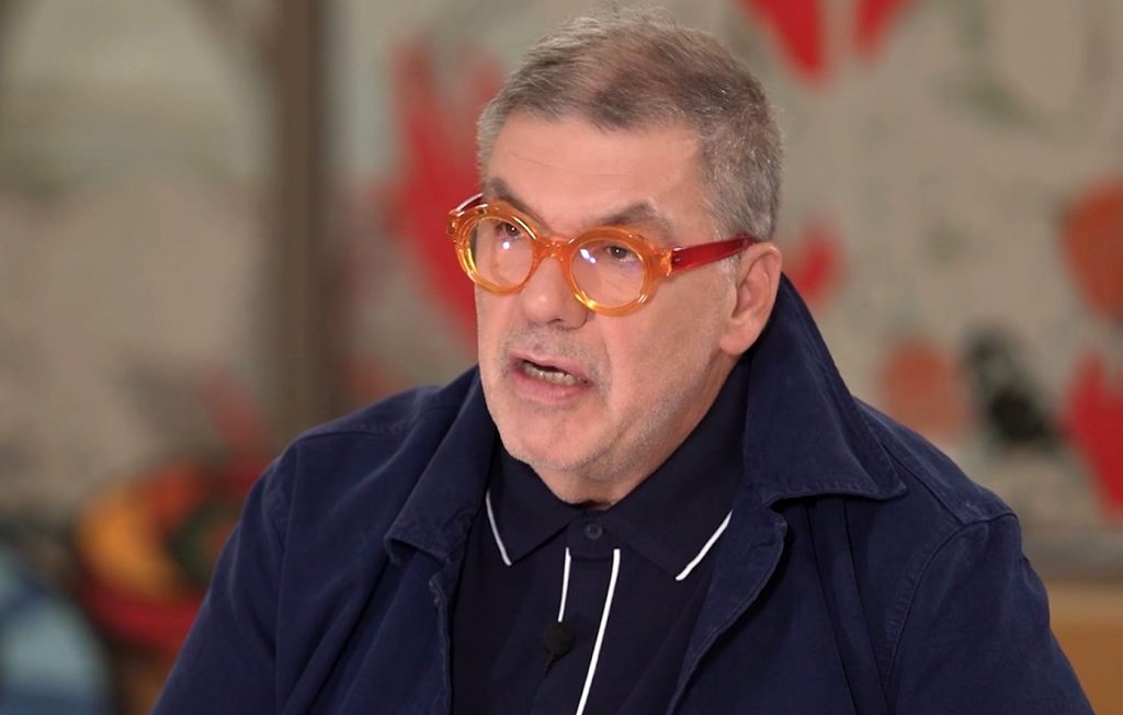 Θ.Λάλας για Α.Βίσση: «Είναι σπουδαία για το είδος που εκπροσωπεί, αλλά δεν είναι Θεοδωράκης, Χατζιδάκις, Κάλλας»