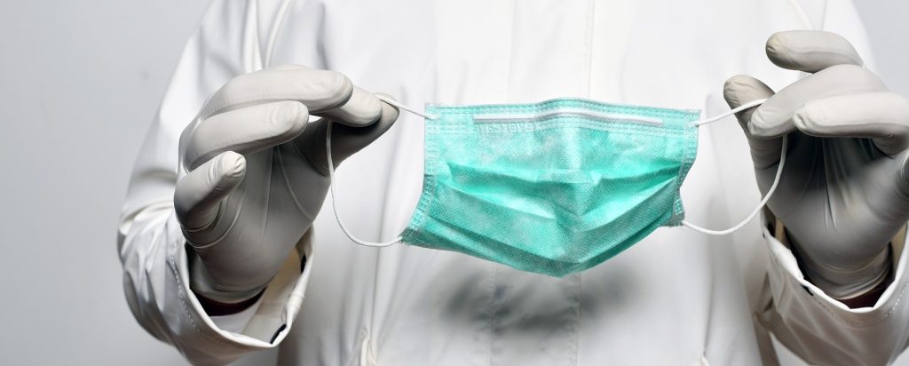 Οι αρχές της Ισπανίας ξαναεπιβάλουν τις μάσκες κορωνοϊού! – Υποχρεωτικές στα νοσοκομεία