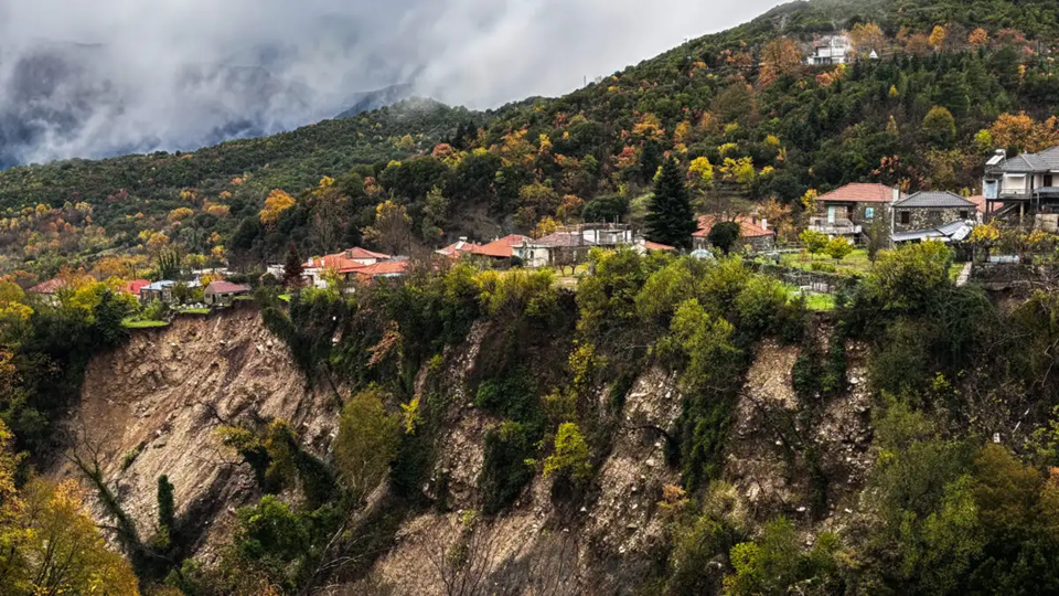 «Βούλιαξαν» τα Τζουμέρκα: Ξεπέρασε σε ύψος το ένα μέτρο η βροχή που «έπεσε» τον Νοέμβριο (χάρτης)