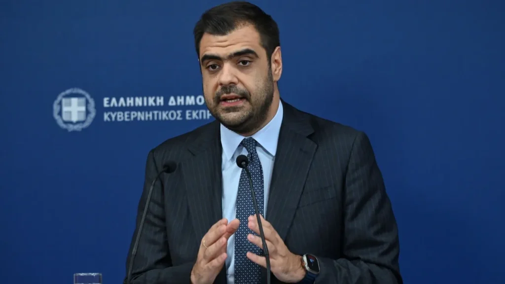 H κυβέρνηση «τραβάει το σχοινί» με τους αγρότες: «Δεν θα επιτρέψουμε να κλείσουν οι δρόμοι »