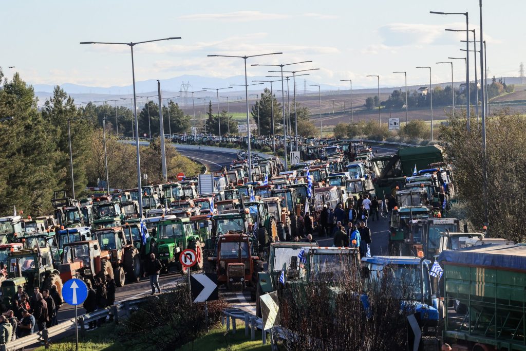 Αγροτικές κινητοποιήσεις: Άνοιξε το ρεύμα προς Θεσσαλονίκη στα διόδια Μαλγάρων – Κλειστό προς Αθήνα