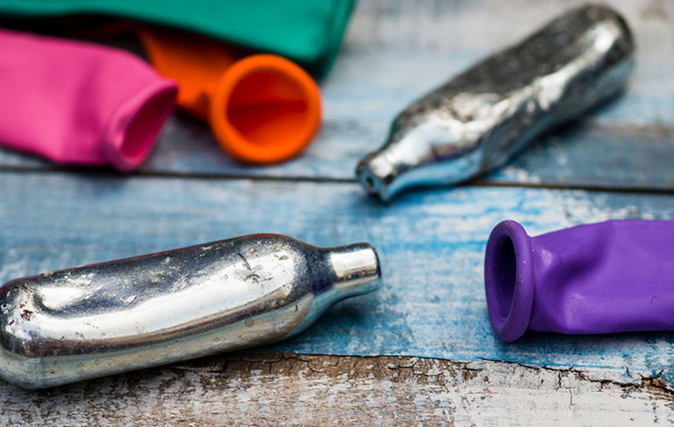 Το «αέριο γέλιου» μπορεί να προσφέρει γρήγορη και προσωρινή ανακούφιση στους πάσχοντες από σοβαρή κατάθλιψη