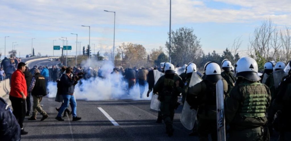 Λάρισα: Αφέθηκαν ελεύθεροι οι αγρότες που συνελήφθησαν στα επεισόδια στη Νίκαια