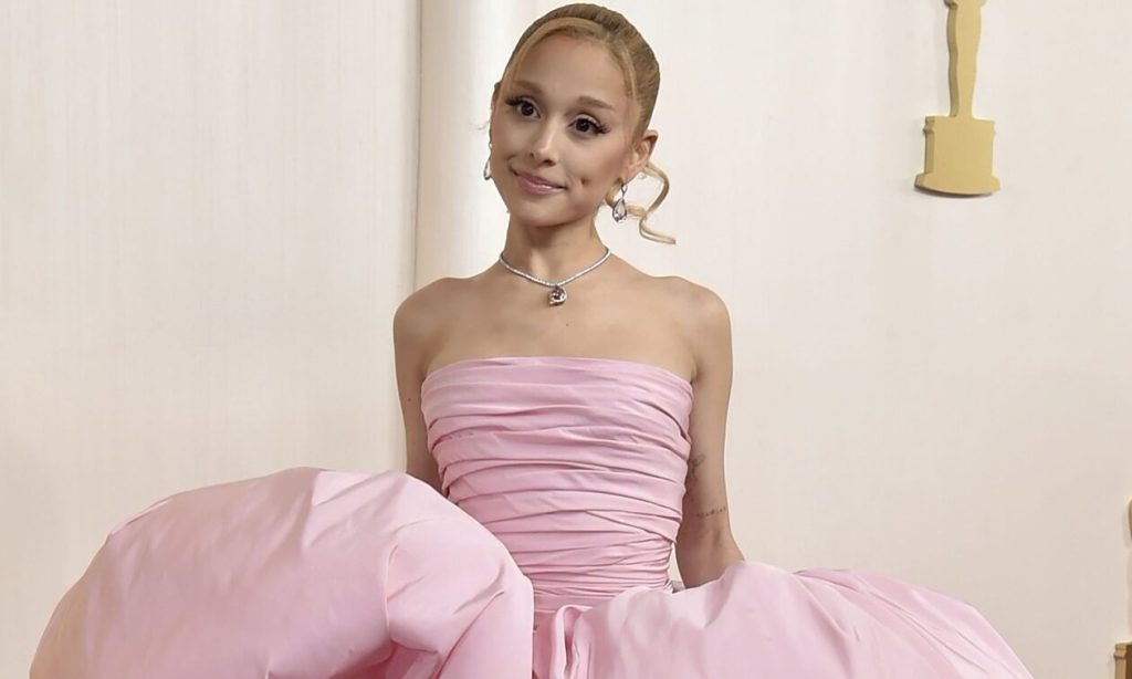 H απάντηση της Α.Γκράντε στα επικριτικά σχόλια για το σώμα της: «Είναι επιλογή μου»