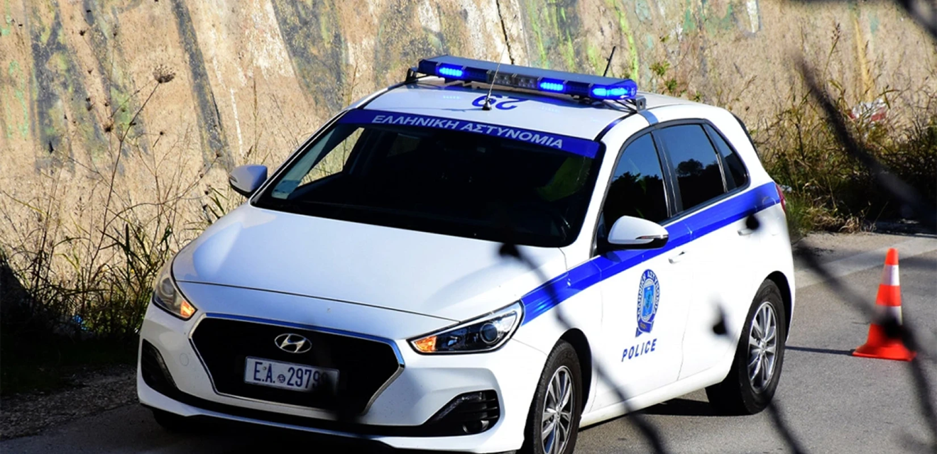 Μεσσήνη: Συνελήφθη 65χρονος που πυρπόλησε δύο περιπολικά έξω από το Αστυνομικό Τμήμα