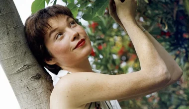 Σπάνια εμφάνιση της Σίρλεϊ Μακλέιν: Δείτε πώς είναι στα 91 της η ηθοποιός που μεσουράνησε τη δεκαετία του ’80