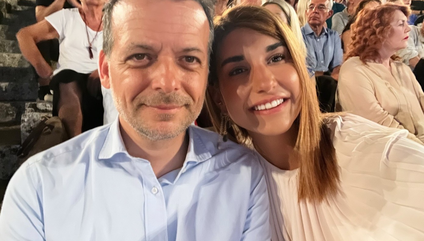 Η σύζυγος του Χ.Δούκα ήταν στο νοσοκομείο για 12 μέρες: «Ο Χάρης ήταν όλη τη νύχτα στο πλευρό μου» (φωτο)