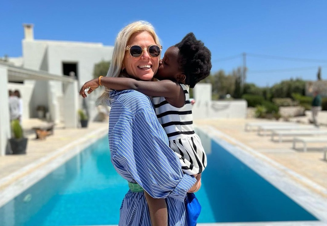 Χριστίνα Καράβα για την υιοθεσία της κόρης της: «Δικοί μου άνθρωποι ήταν αρνητικοί στην απόφασή μου» (βίντεο)