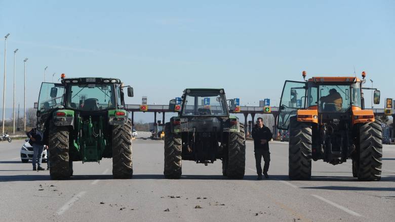 Συνεχίζουν τις κινητοποιήσεις τους οι αγρότες: Σε ποιες περιοχές ενισχύονται σήμερα τα μπλόκα